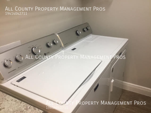 Building Photo - 866 Molly Cir