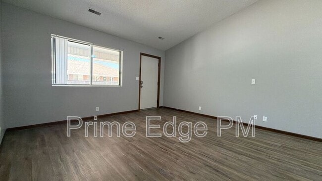 Building Photo - 4621 Prescott Ave