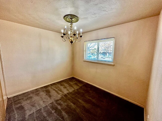 Building Photo - Charming 3 bed/2 bath house in the Heart of Thornton!