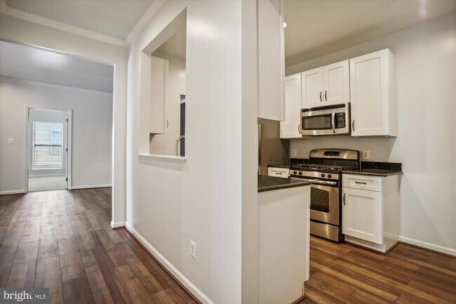 Building Photo - 6533 Grange Ln