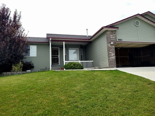 Building Photo - Newly upgraded 4 bedroom