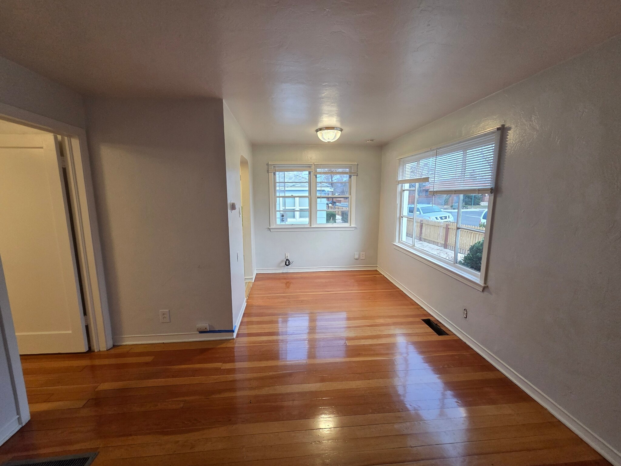 Building Photo - 849 Roberts St