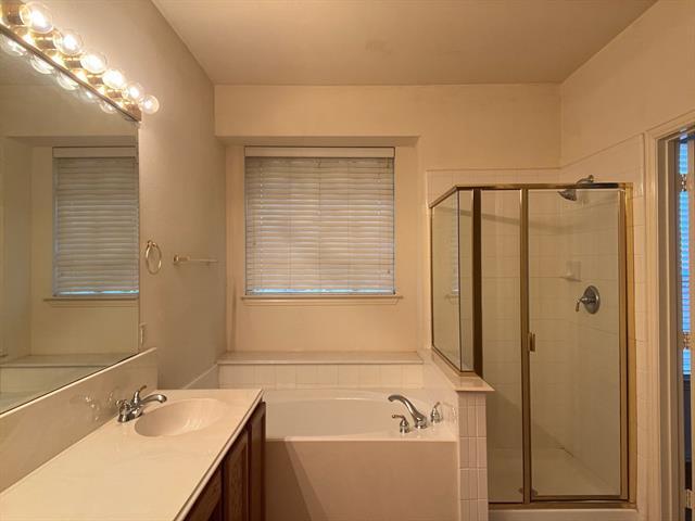 Building Photo - 1413 McClure Dr