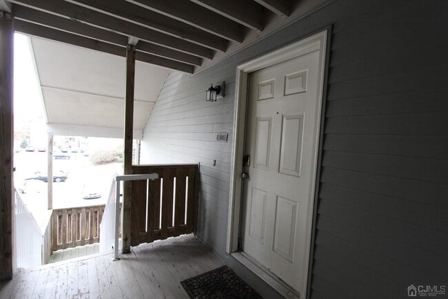 Building Photo - 5015 Ravens Crest Dr