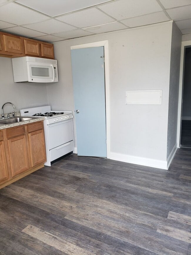 Building Photo - 2671 Brodhead Rd