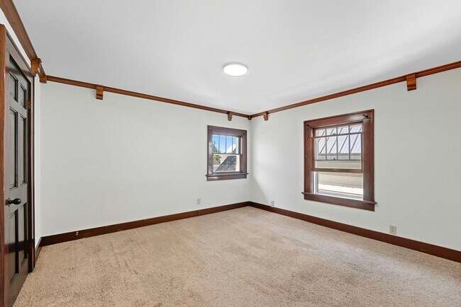 Building Photo - NEW LISTING! Spacious 3-Bedroom Home with ...