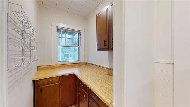 Building Photo - 147 Langdon Ave