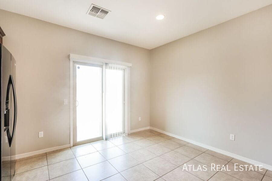 Building Photo - 11388 W Caliche Dr