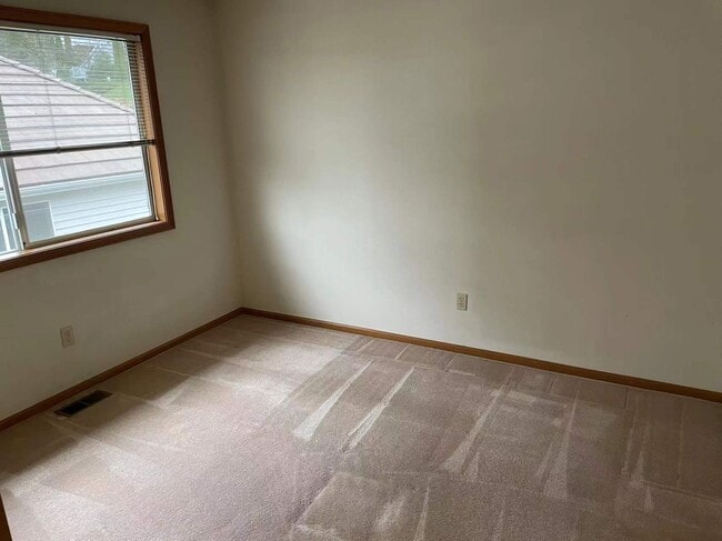 Building Photo - Beautiful House in Redmond/Microsoft area ...