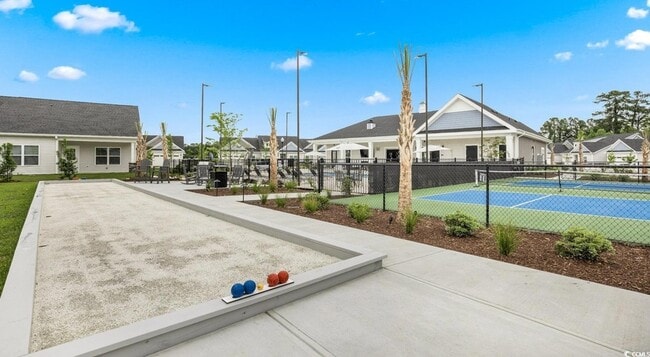 Building Photo - 31 Quaker Rdg Dr