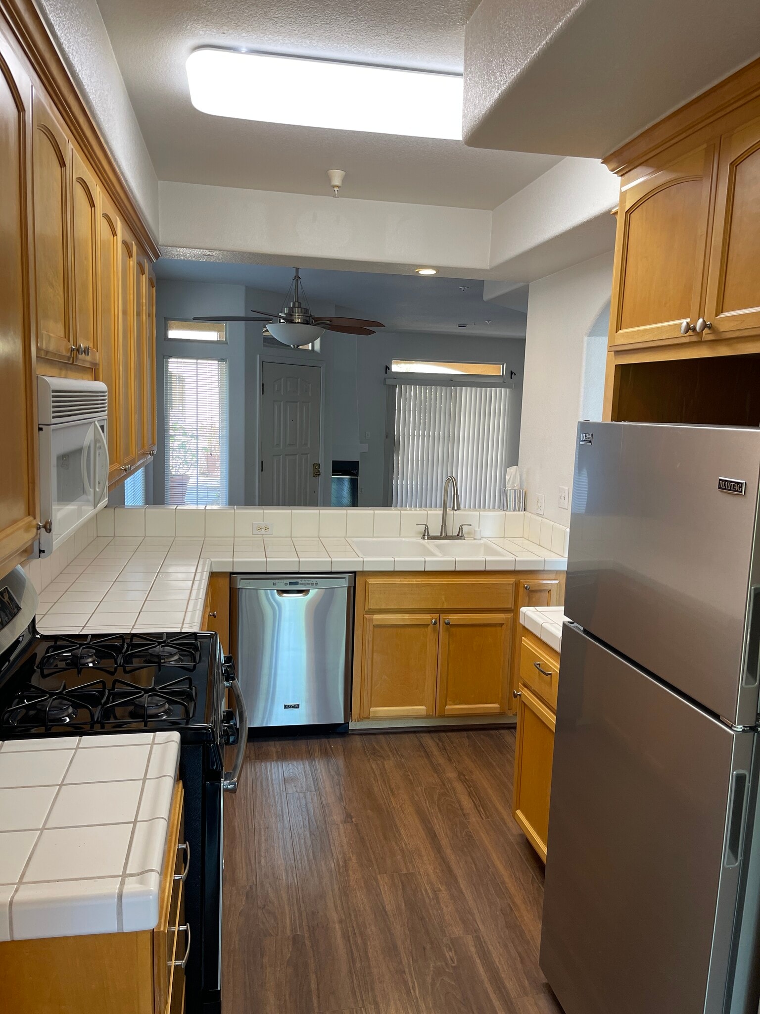 Building Photo - 375 Hope St