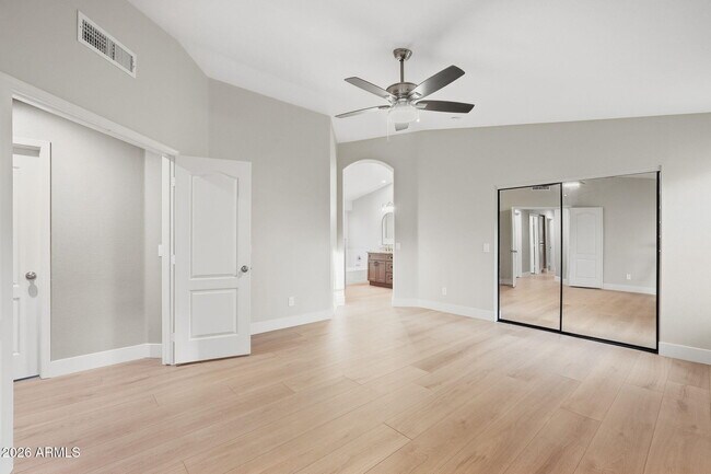 Building Photo - 9941 W Tonopah Dr