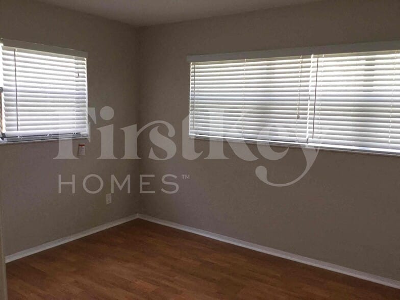 Building Photo - 3150 SW 21st St