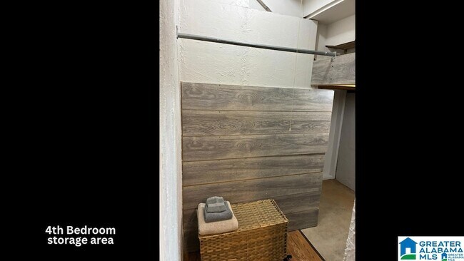 Building Photo - 1248 MacQueen Dr