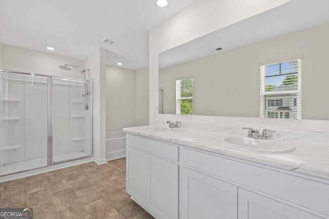 Building Photo - 3645 Beaconfield Ct SE