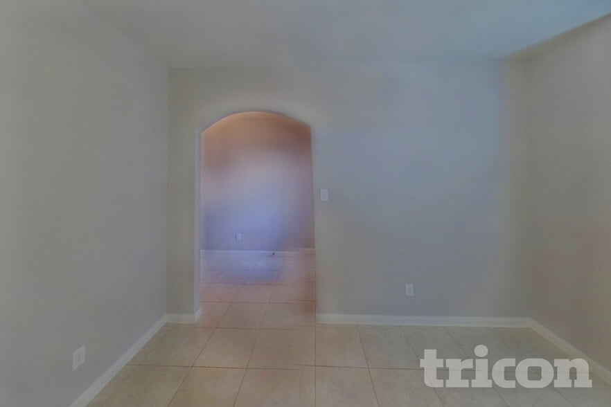Building Photo - 2312 Redbud Dr