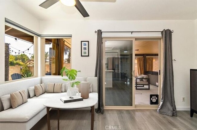 Building Photo - 11043 Country View Dr