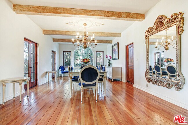 Building Photo - 725 Foothill Rd