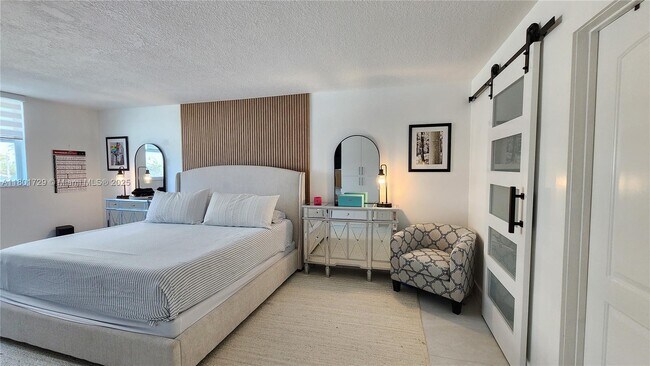 Building Photo - 1501 S Ocean Dr