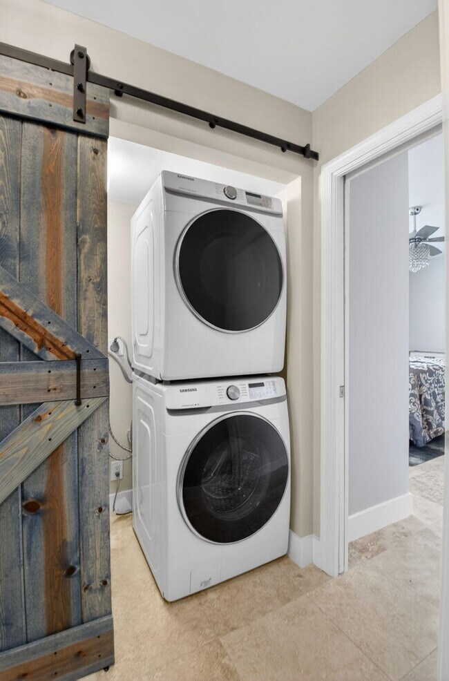 Building Photo - 122 Andrews Ave