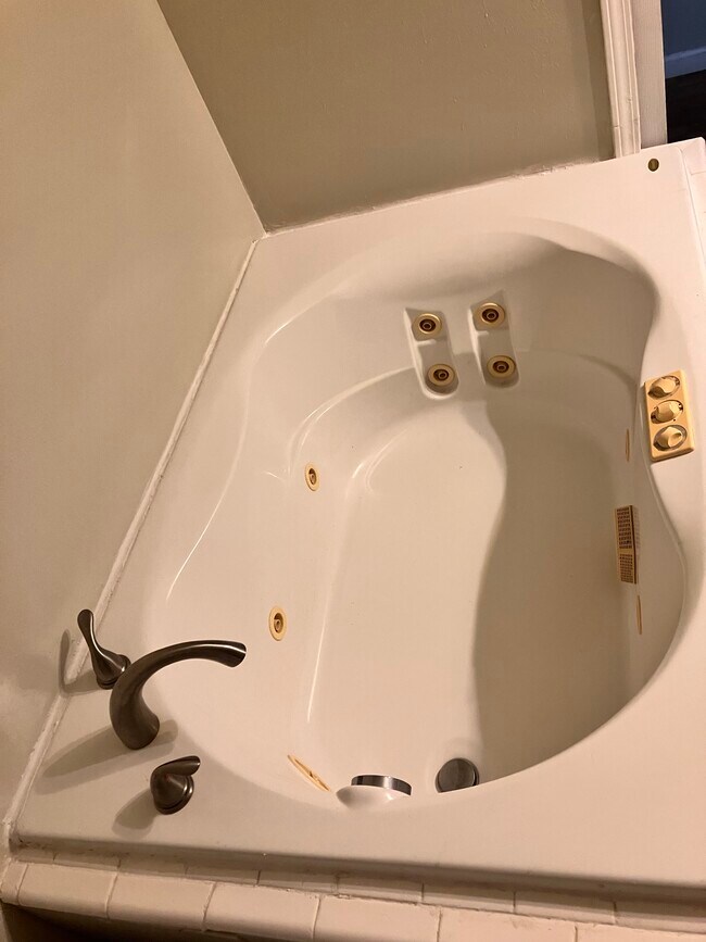 Building Photo - 164 Golden Meadow Dr