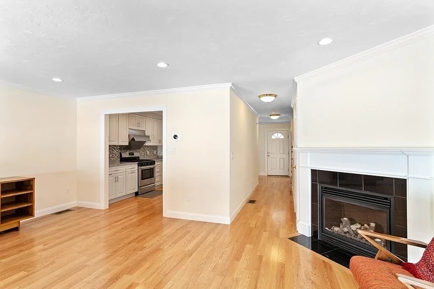 Building Photo - 89 Ossipee Rd