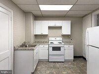 Building Photo - 658 Walnut St