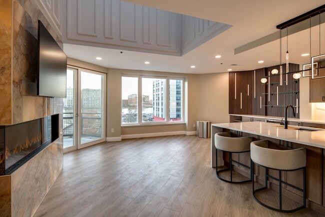 Building Photo - 600 Harbor Blvd