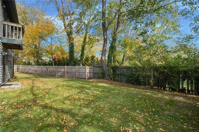 Building Photo - 18 Chapel St