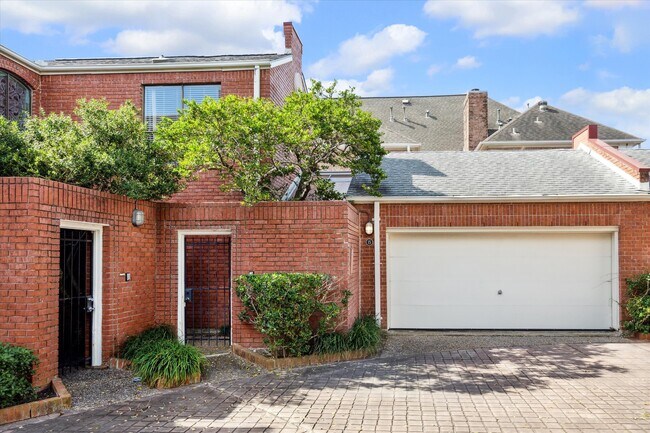 Primary Photo - 15 Rutgers Pl