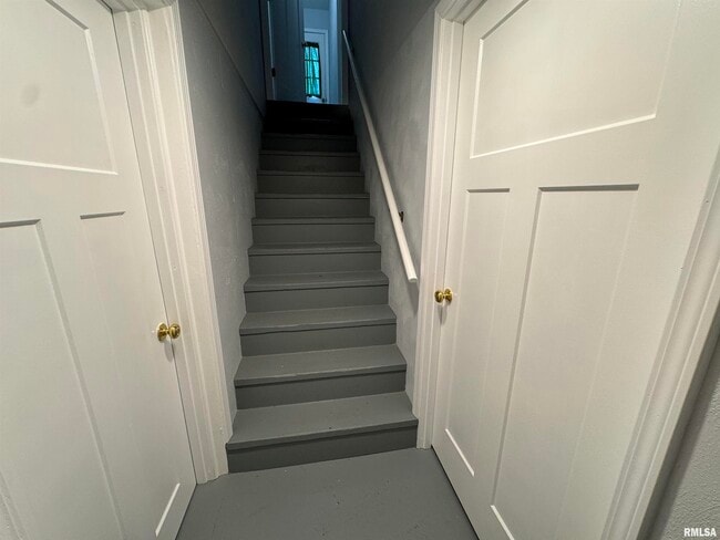 Building Photo - 4576 Cheyenne Ave