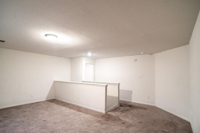 Building Photo - 9406 Garnet Grove Dr