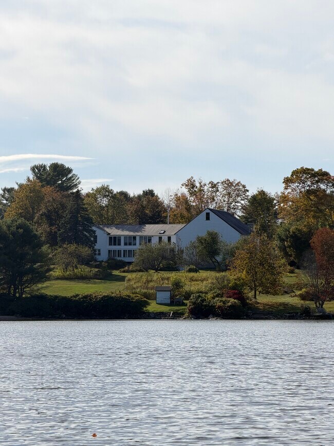 Building Photo - 967 Meadow Rd