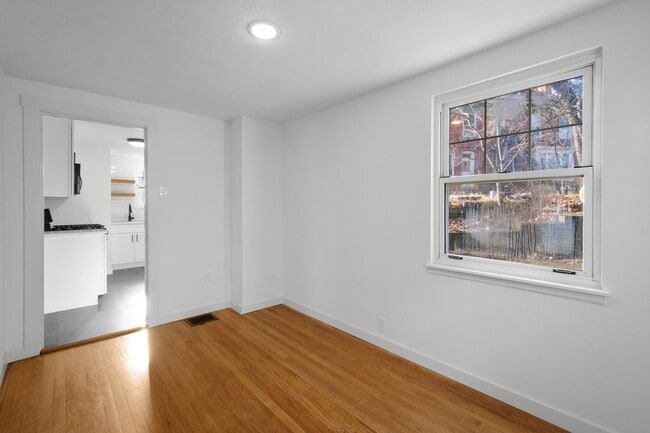 Building Photo - Move in TODAY! Check out this beautifully RENOVATED 3 bedroom in CHURCHILL!