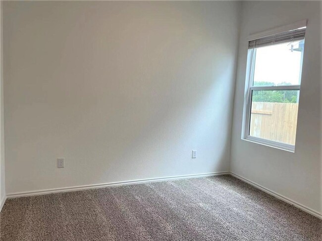 Building Photo - 209 Prairie Dog Town Dr