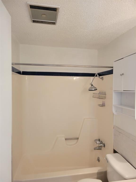 Building Photo - 6810 Thorncliffe Dr