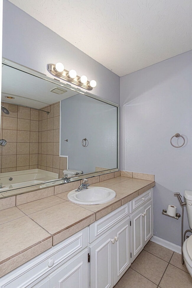Building Photo - Move-In Ready 3/2 in Columbus | Appliances + W/D + Lawn Care + Pest Control Included | $1,550/mo