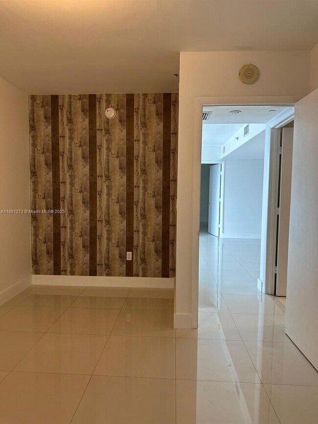 Building Photo - 50 Biscayne Blvd