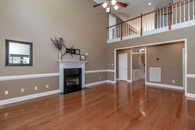 Building Photo - Private, 5 bedroom, 3.5 bath, Evans home-overlooking the woods!