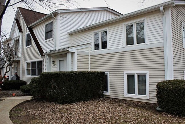 Primary Photo - 222 W Inverrary Ln
