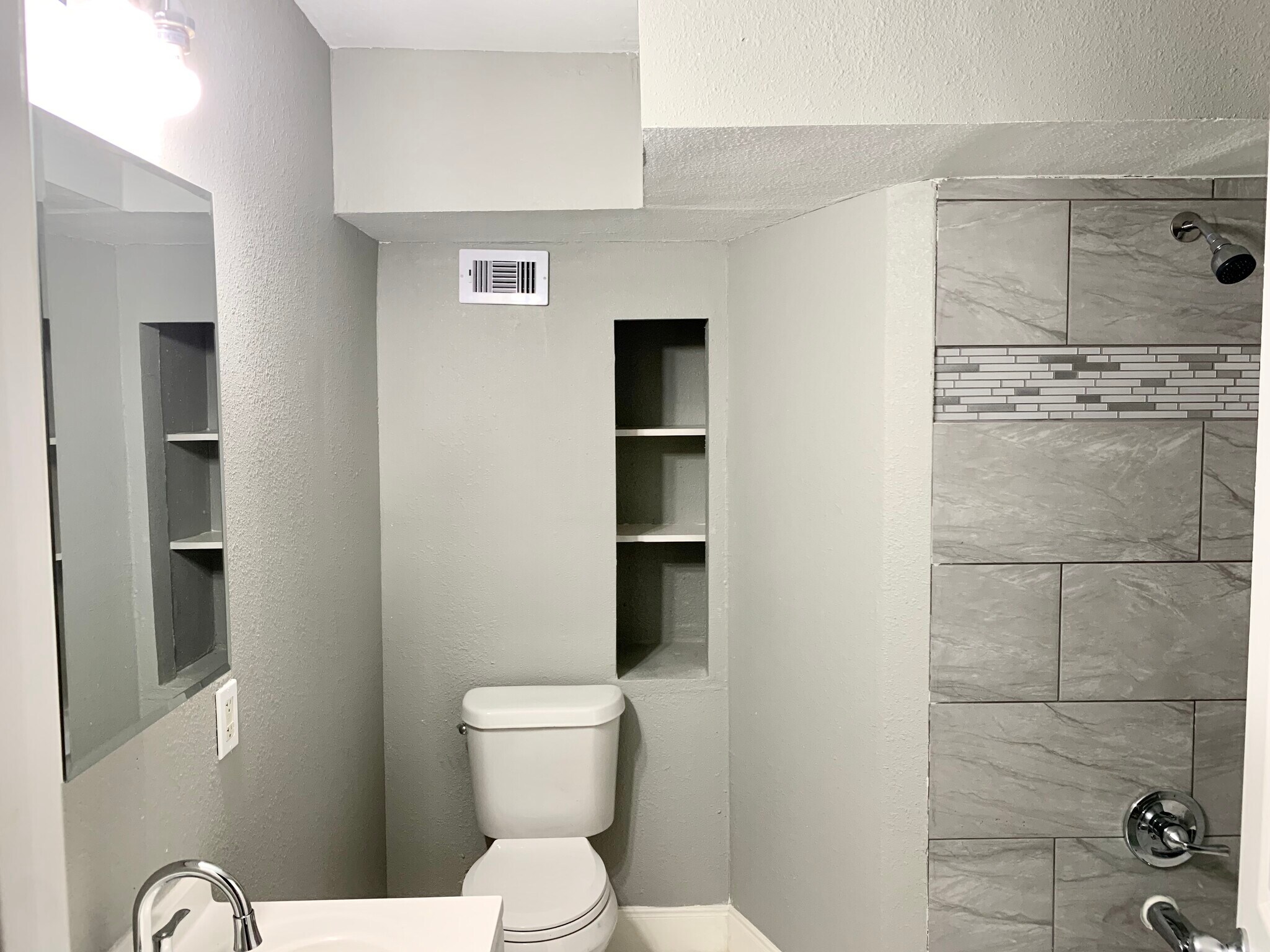 Bathroom 2 - 2620 Tuam St