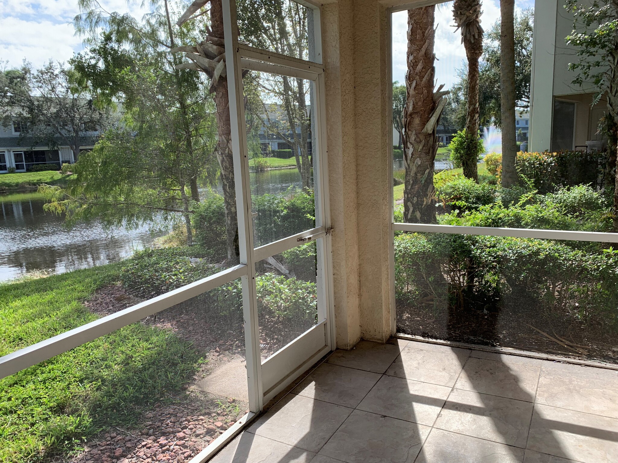 Screened lanai overlooking lake! - 10041 Poppy Hill Dr