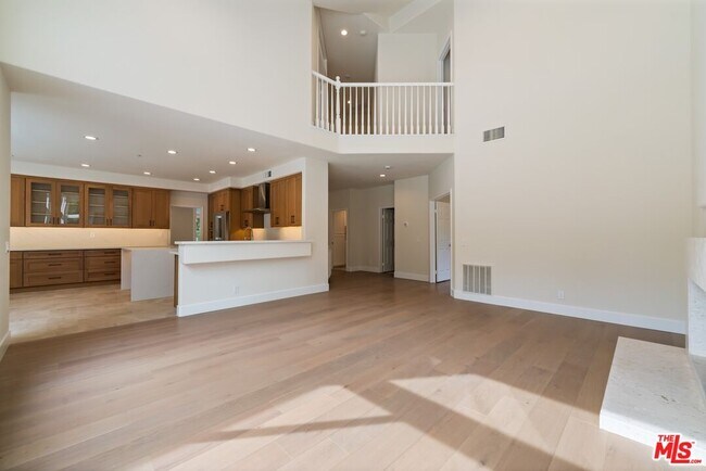 Building Photo - 18500 St Moritz Dr