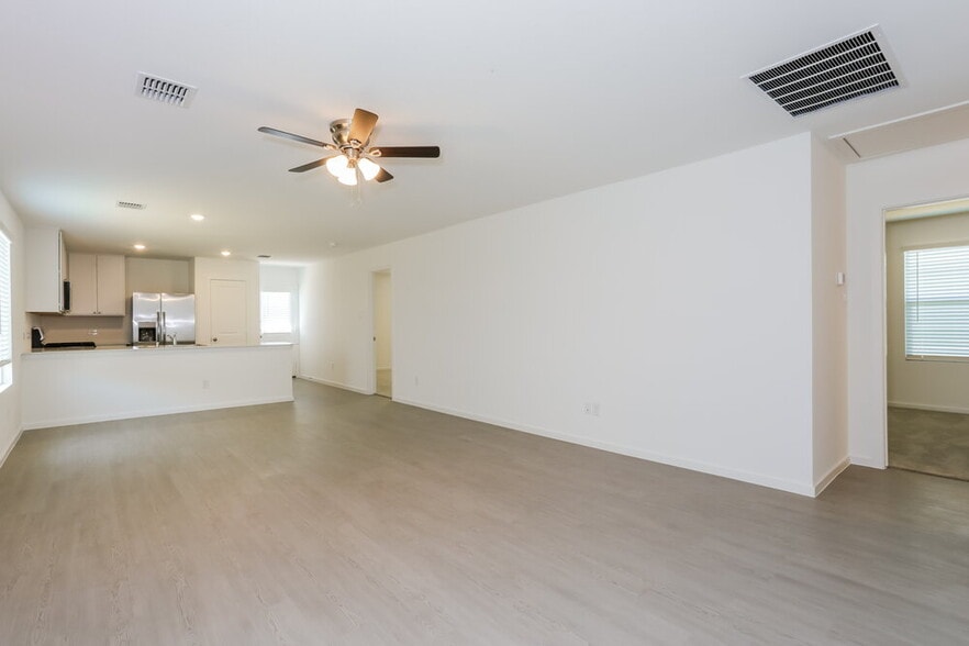 Building Photo - 1612 Limpkin Dr