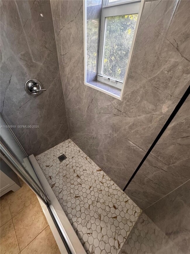 Building Photo - 3753 SW 26th Terrace