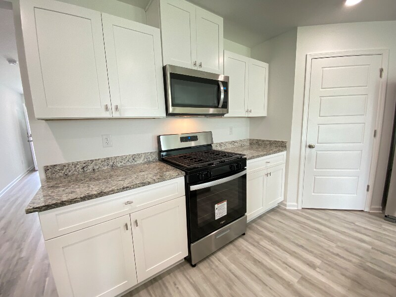 Building Photo - 16213 Loussier Dr