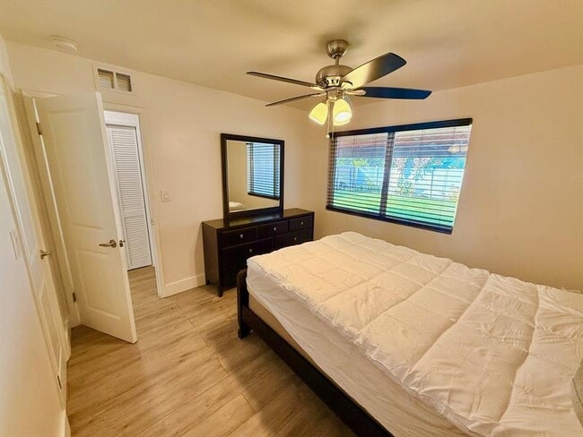 Building Photo - 1941 NE 51st Ct