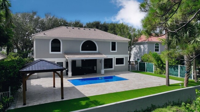 Building Photo - 212 Lone Pine Dr