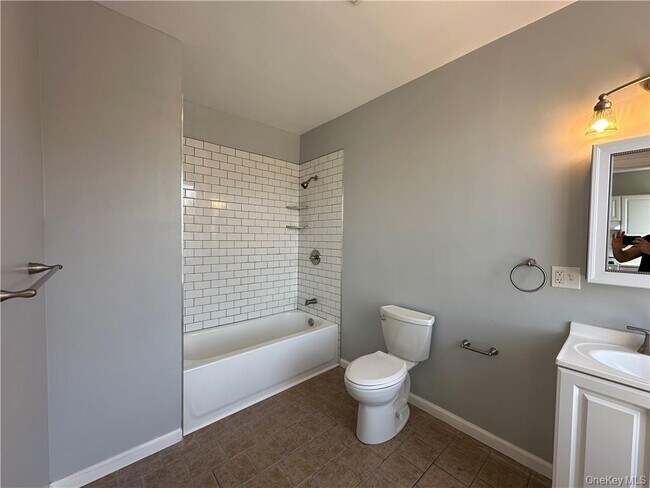 Building Photo - 89 Broadway