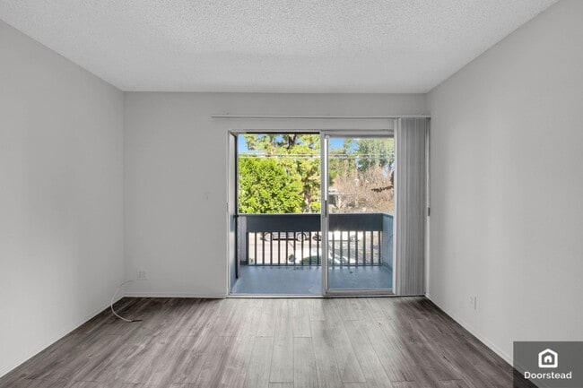 Building Photo - 18620 Hatteras St